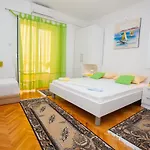 アパート With Parking Space Podgora, Makarska - 12816 ポドゥゴラ